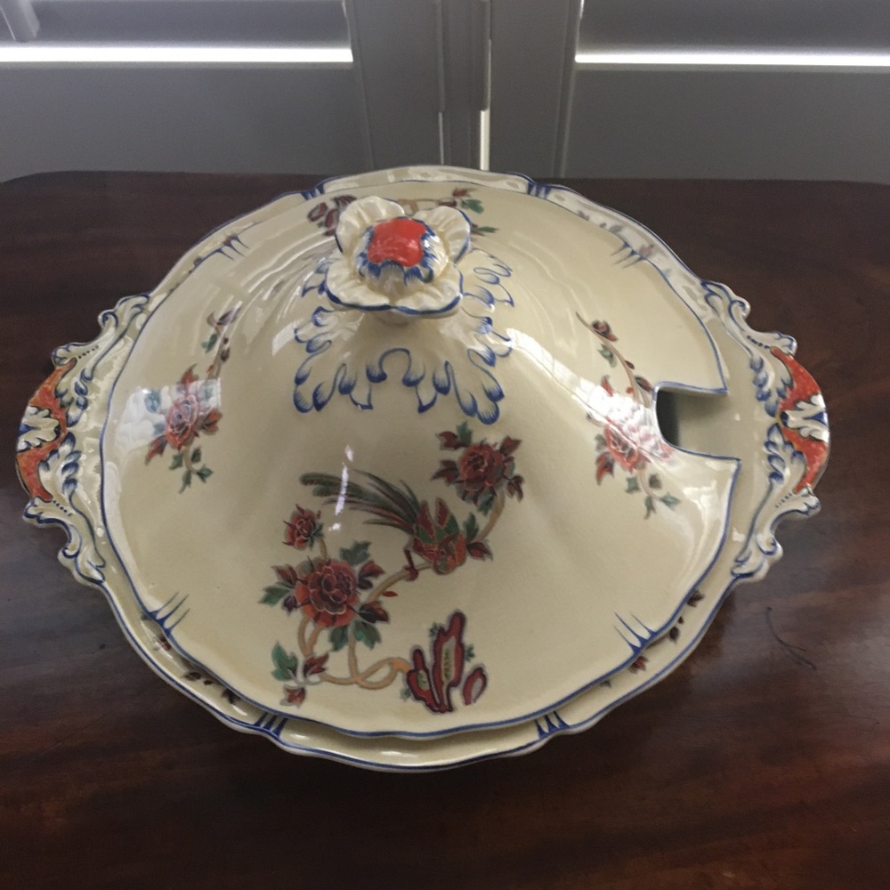 Footed covered vegetable bowl Royal Venton Ware by John Steventon & Sons Ltd